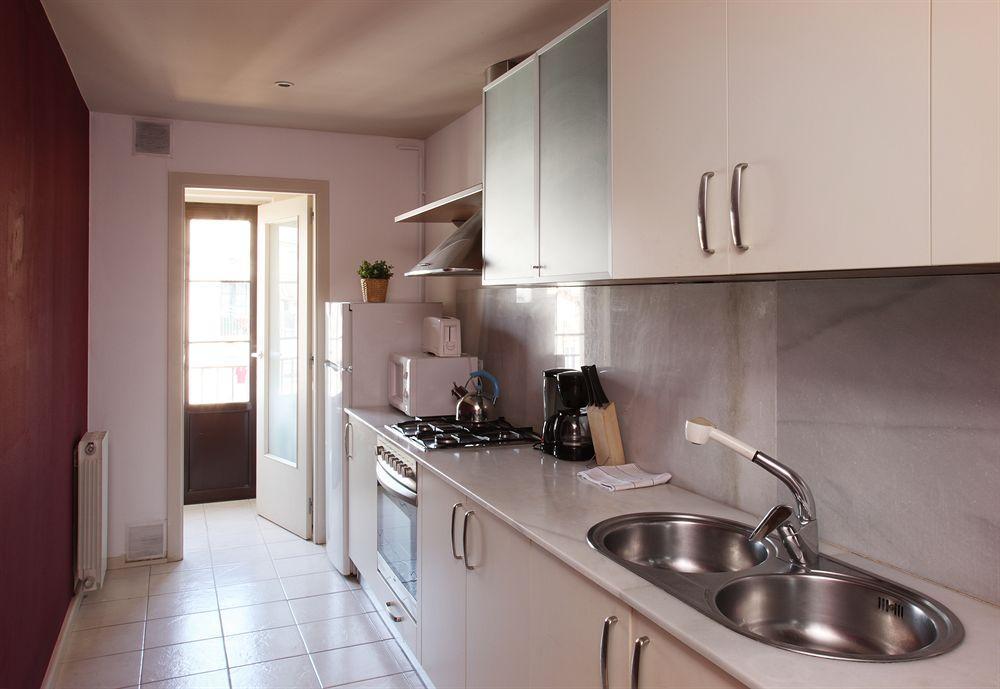 Mh Ramblas Apartament *